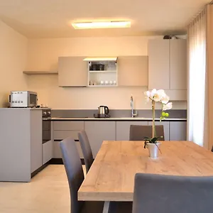 https://portico-oscuro-deluxe-apartment.hotelslidodijesolo.com